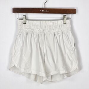 Lululemon Track That Short 4.5” Size 4 Ivory Swift Brief Liner Running Athletic
